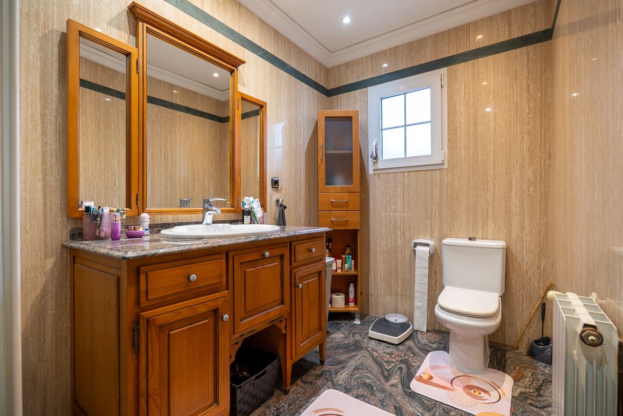 4 bedroom Villa for sale in Novelda with pool - € 320,000 (Ref: 9470043)