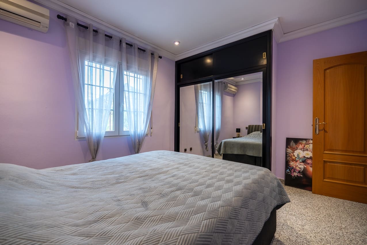 4 bedroom Villa for sale in Novelda with pool - € 320,000 (Ref: 9470043)