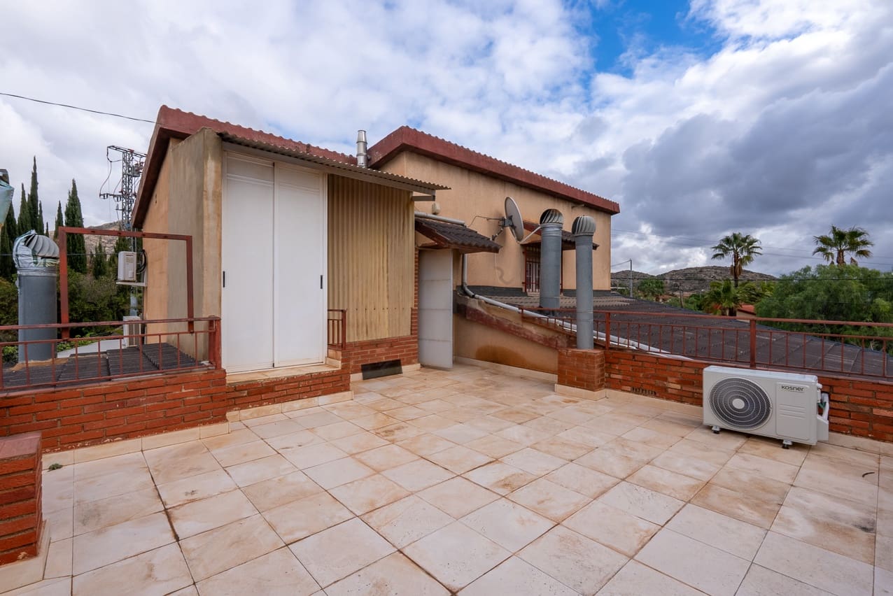 4 bedroom Villa for sale in Novelda with pool - € 320,000 (Ref: 9470043)