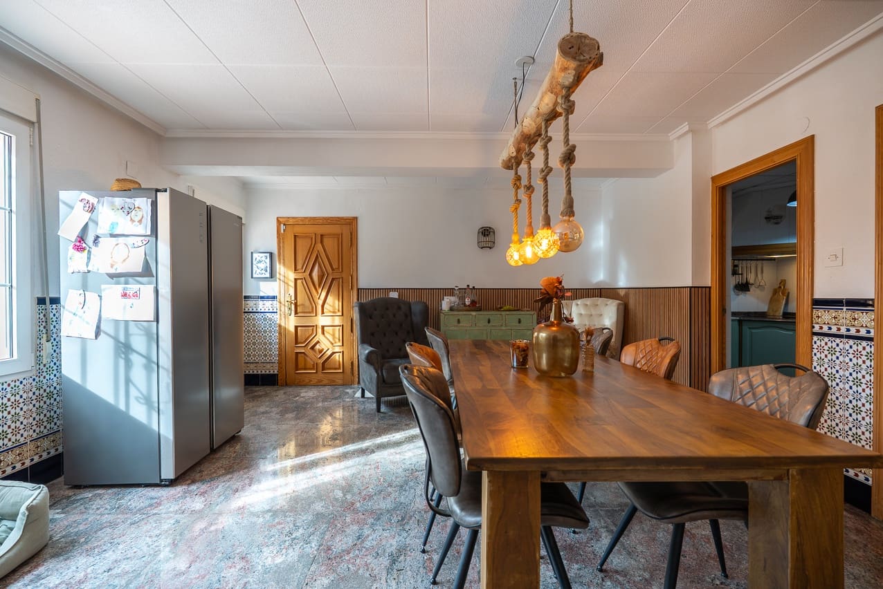 4 bedroom Villa for sale in Novelda with pool - € 320,000 (Ref: 9470043)