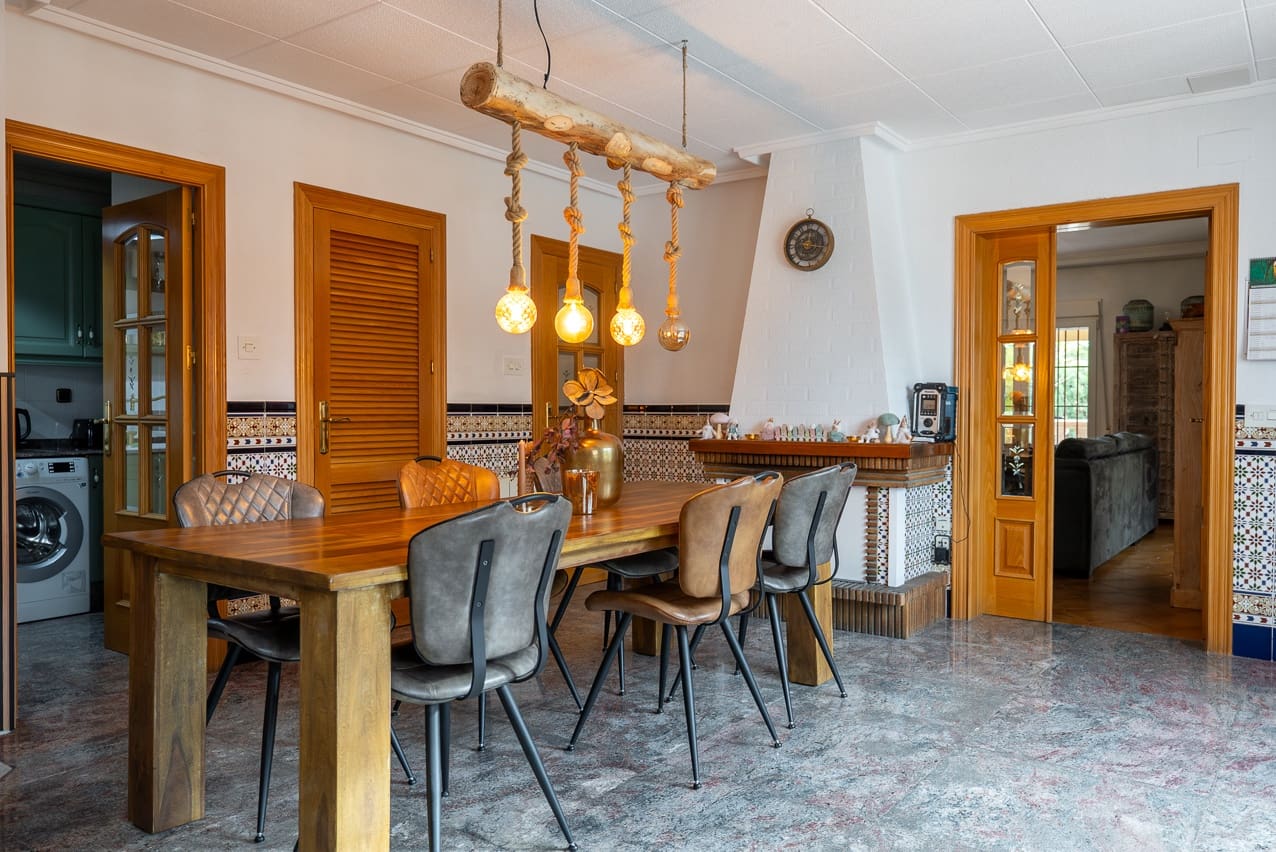 4 bedroom Villa for sale in Novelda with pool - € 320,000 (Ref: 9470043)