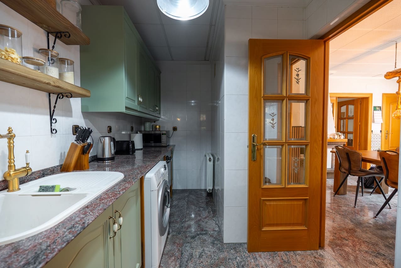 4 bedroom Villa for sale in Novelda with pool - € 320,000 (Ref: 9470043)