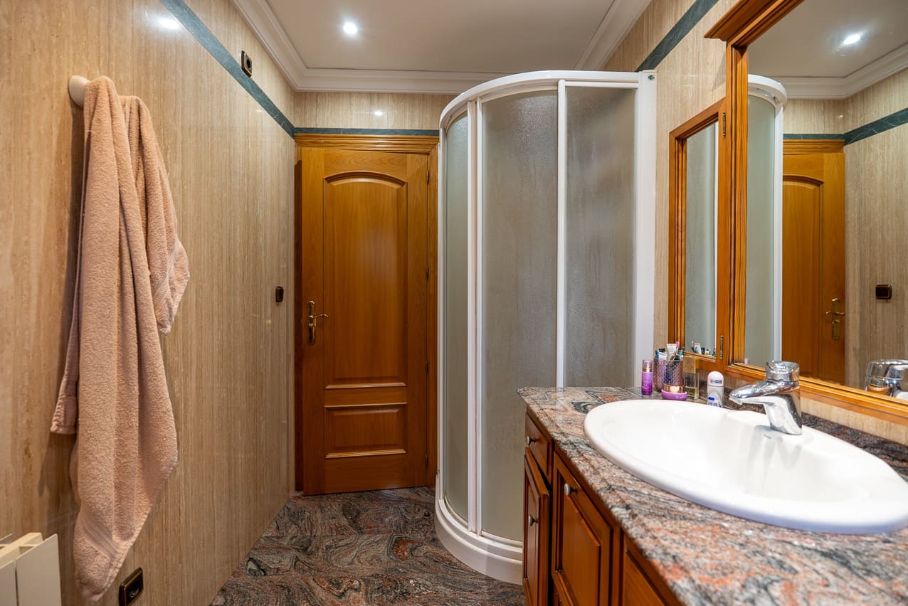 4 bedroom Villa for sale in Novelda with pool - € 320,000 (Ref: 9470043)