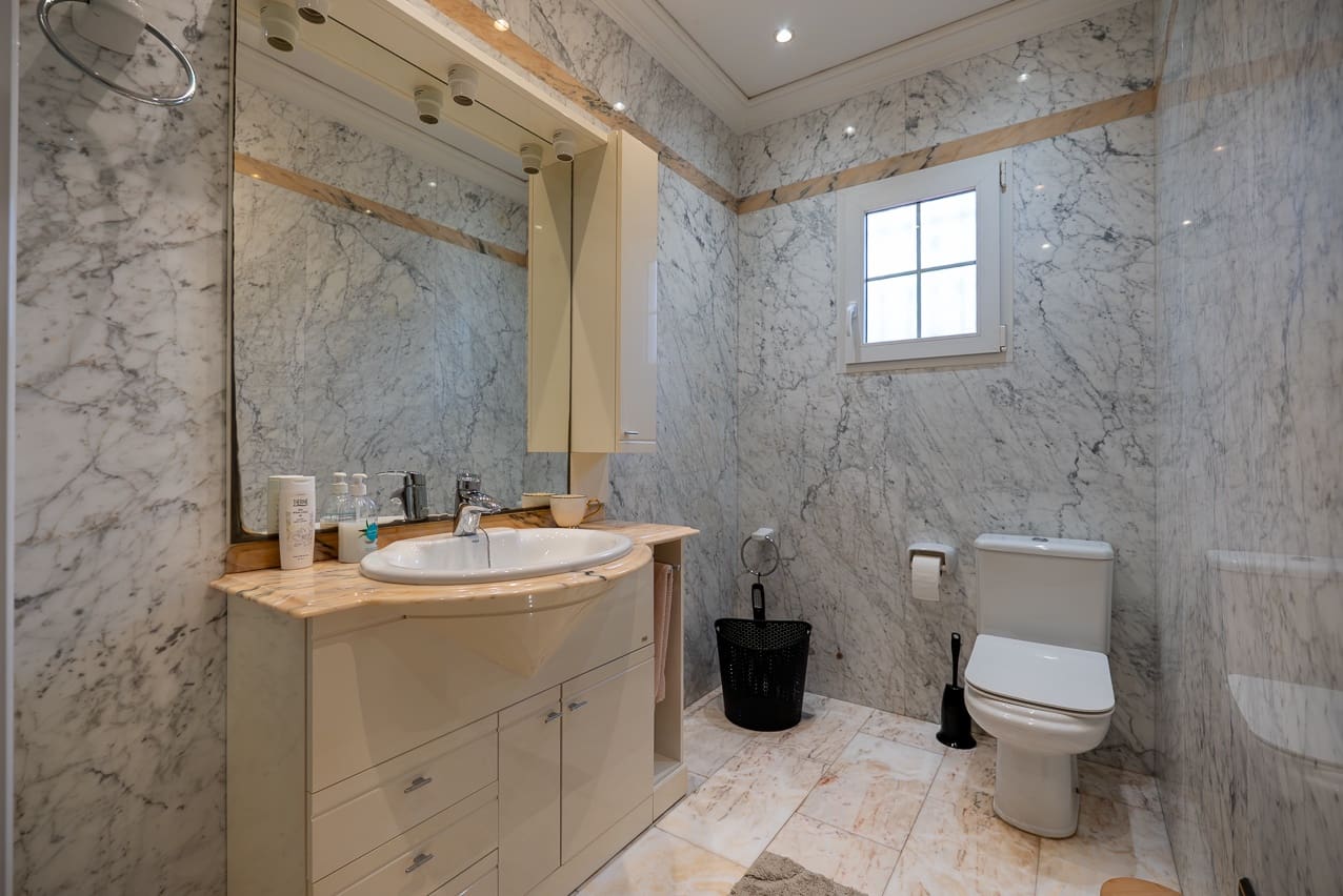 4 bedroom Villa for sale in Novelda with pool - € 320,000 (Ref: 9470043)