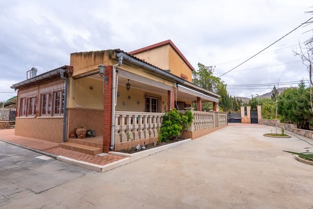 4 bedroom Villa for sale in Novelda with pool - € 320,000 (Ref: 9470043)