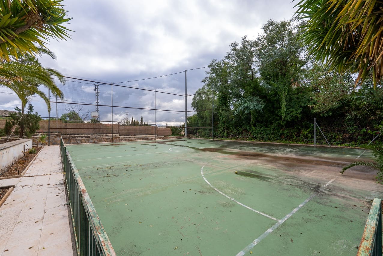 4 bedroom Villa for sale in Novelda with pool - € 320,000 (Ref: 9470043)