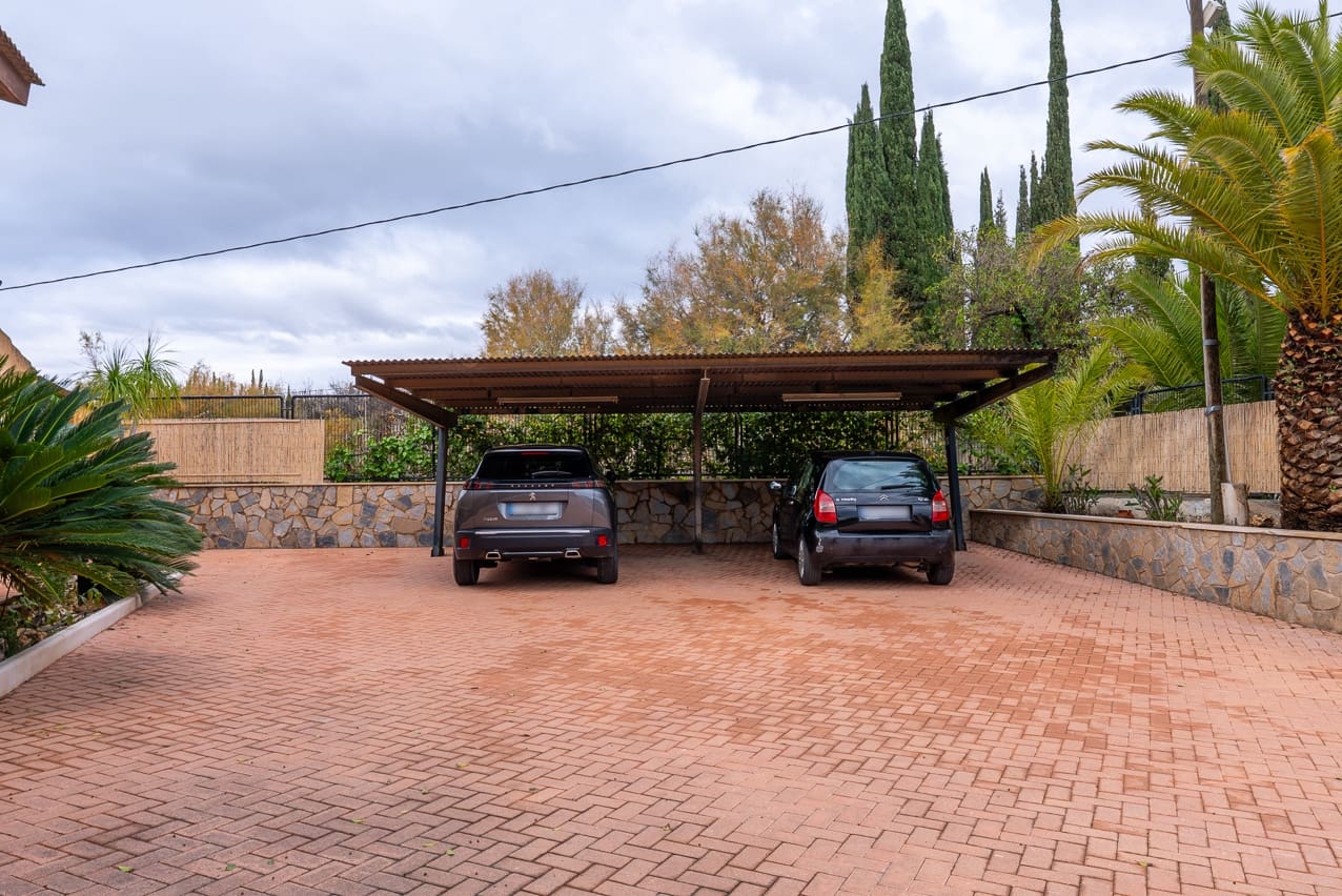 4 bedroom Villa for sale in Novelda with pool - € 320,000 (Ref: 9470043)