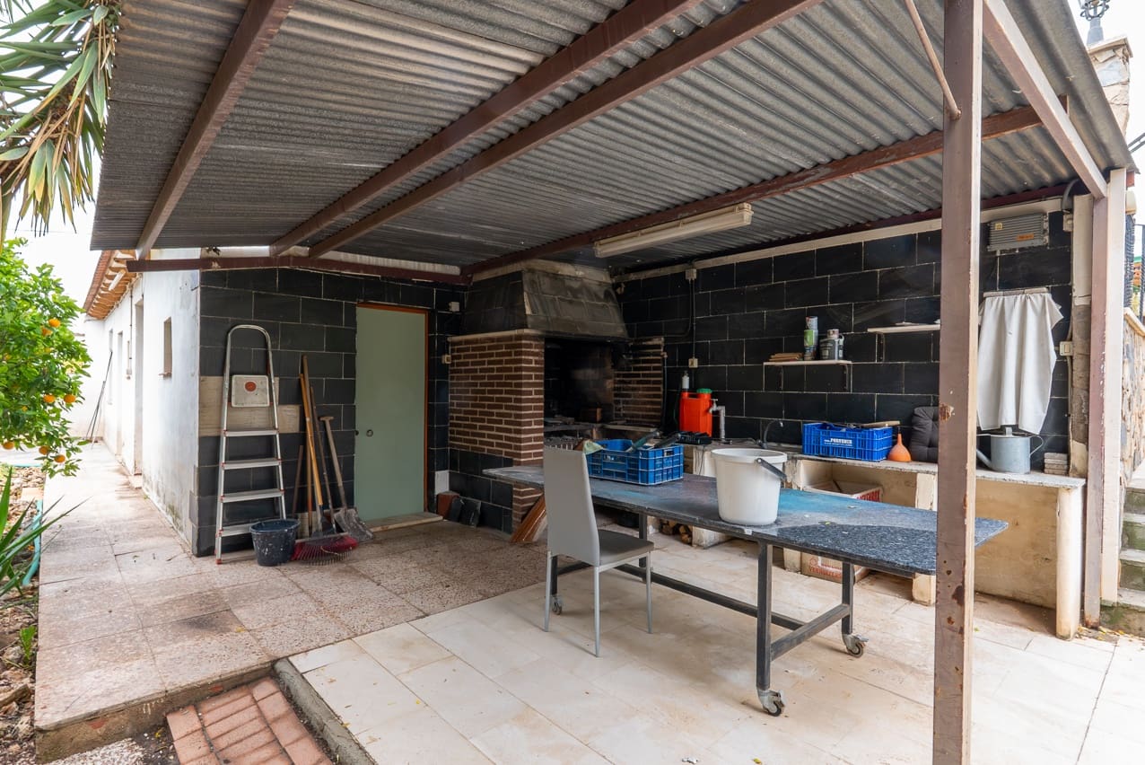 4 bedroom Villa for sale in Novelda with pool - € 320,000 (Ref: 9470043)