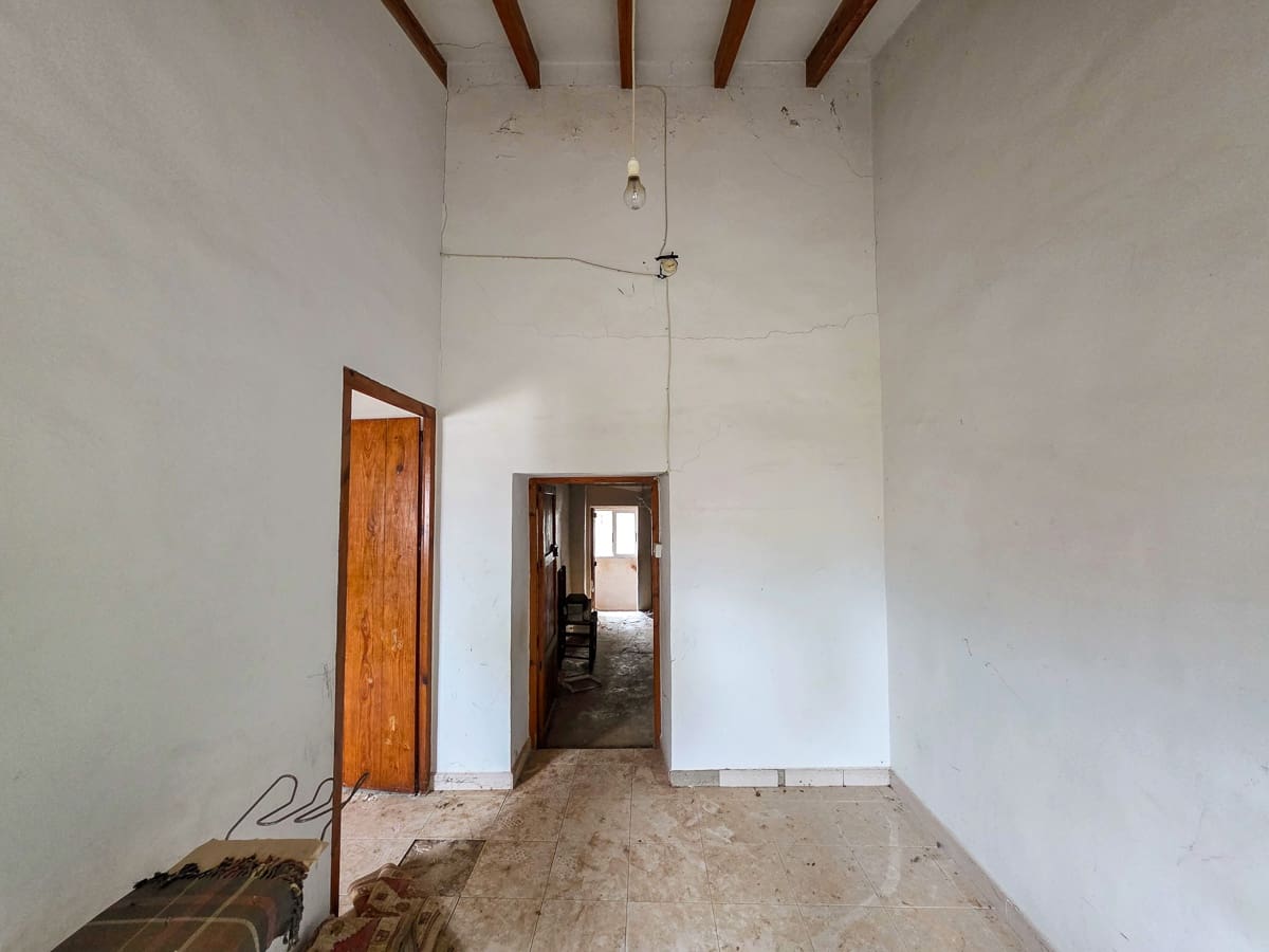 4 bedroom Finca/Country House for sale in Pinoso with pool - € 49,950 (Ref: 9499887)