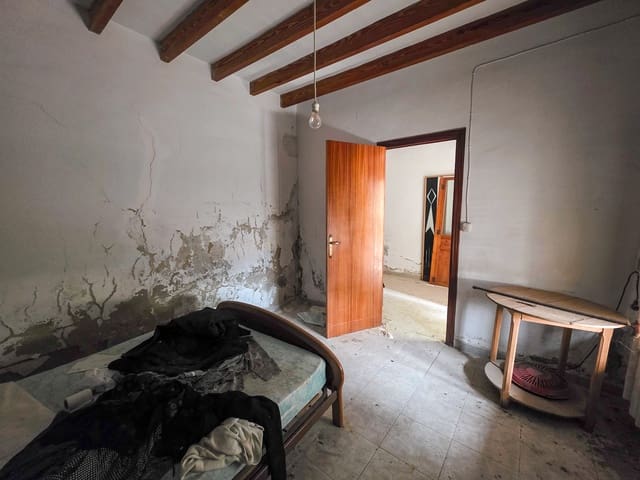 4 slaapkamer Finca/Landhuis te koop in Pinoso met zwembad - € 49.950 (Ref: 9499887)