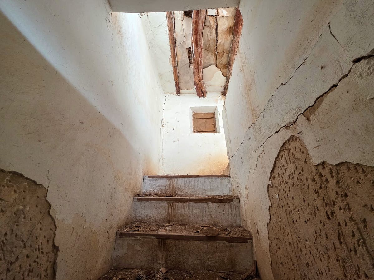 4 bedroom Finca/Country House for sale in Pinoso with pool - € 49,950 (Ref: 9499887)