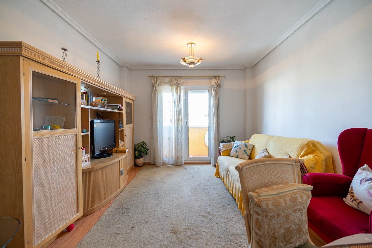 2 Zimmer Apartment zu verkaufen in Pinoso mit Pool - 135.000 € (Ref: 9516548)