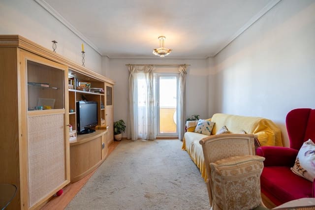 2 bedroom Apartment for sale in Pinoso with pool - € 135,000 (Ref: 9516548)