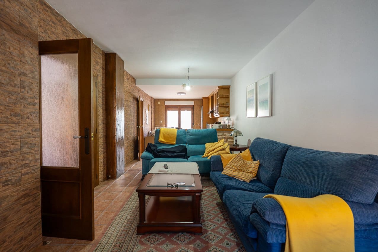 4 soveværelse Byhus til salg i Pinoso med swimmingpool - € 175.000 (Ref: 9539802)