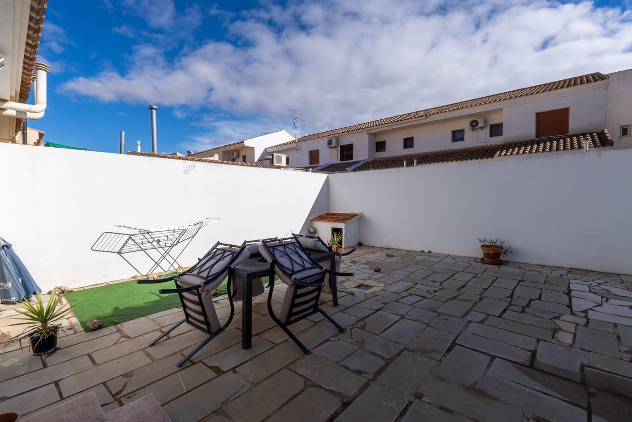 4 soveværelse Byhus til salg i Pinoso med swimmingpool - € 175.000 (Ref: 9539802)