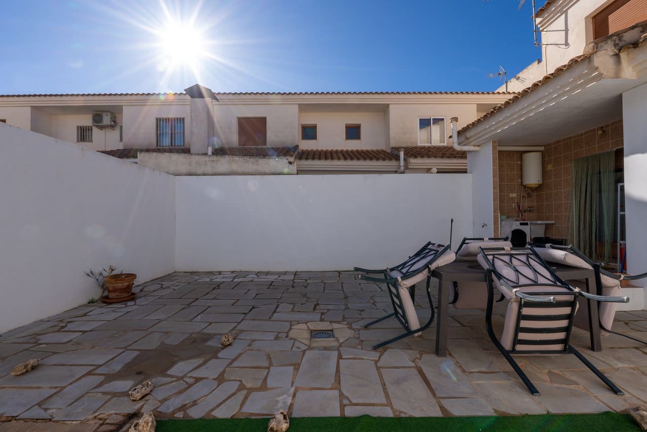 4 soveværelse Byhus til salg i Pinoso med swimmingpool - € 175.000 (Ref: 9539802)