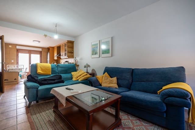 4 soveværelse Byhus til salg i Pinoso med swimmingpool - € 175.000 (Ref: 9539802)