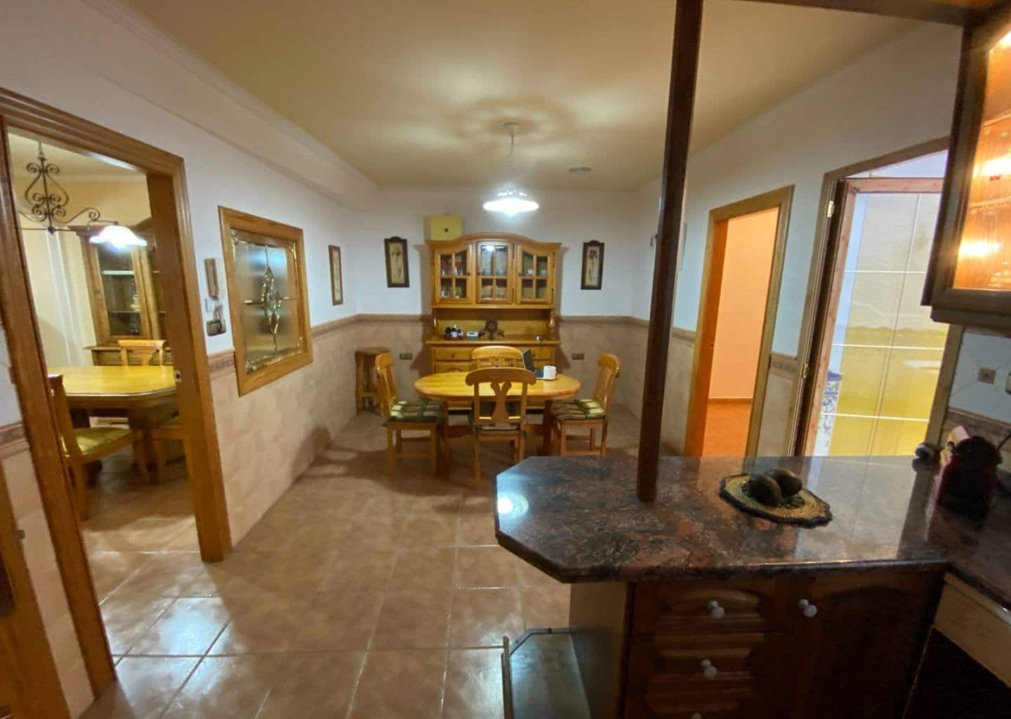 5 soveværelse Byhus til salg i Sax med swimmingpool - € 175.000 (Ref: 9544548)