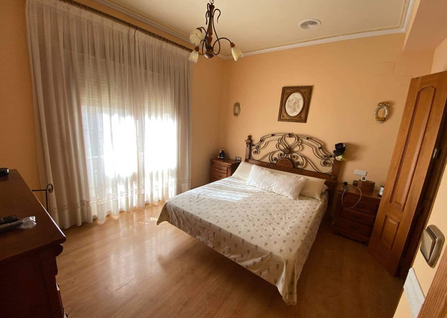 5 soveværelse Byhus til salg i Sax med swimmingpool - € 175.000 (Ref: 9544548)