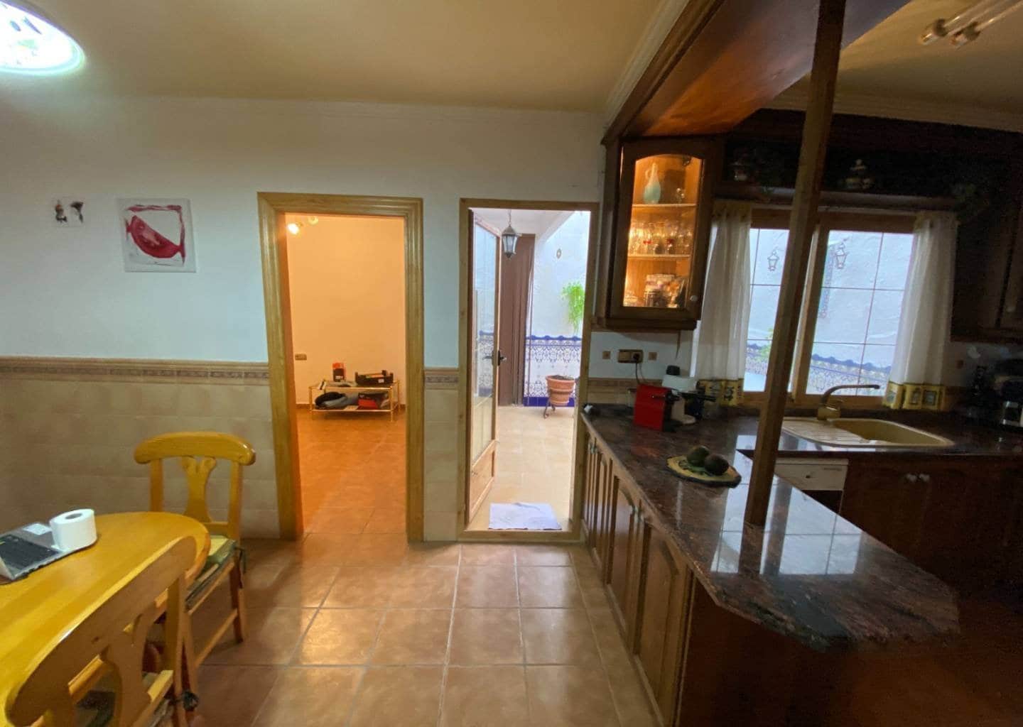 5 soveværelse Byhus til salg i Sax med swimmingpool garage - € 175.000 (Ref: 9544548)