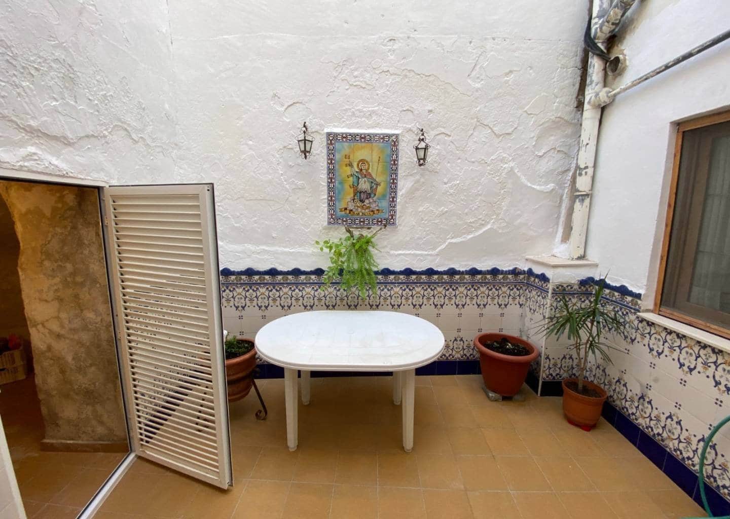 5 soveværelse Byhus til salg i Sax med swimmingpool garage - € 175.000 (Ref: 9544548)