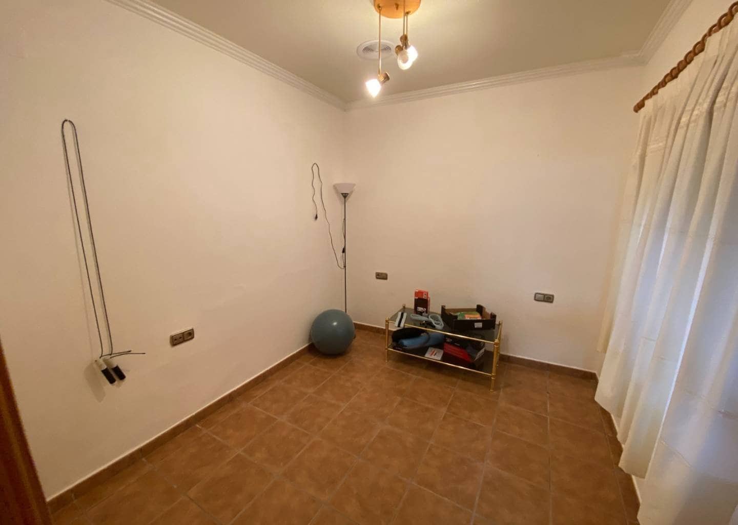 5 soveværelse Byhus til salg i Sax med swimmingpool garage - € 175.000 (Ref: 9544548)