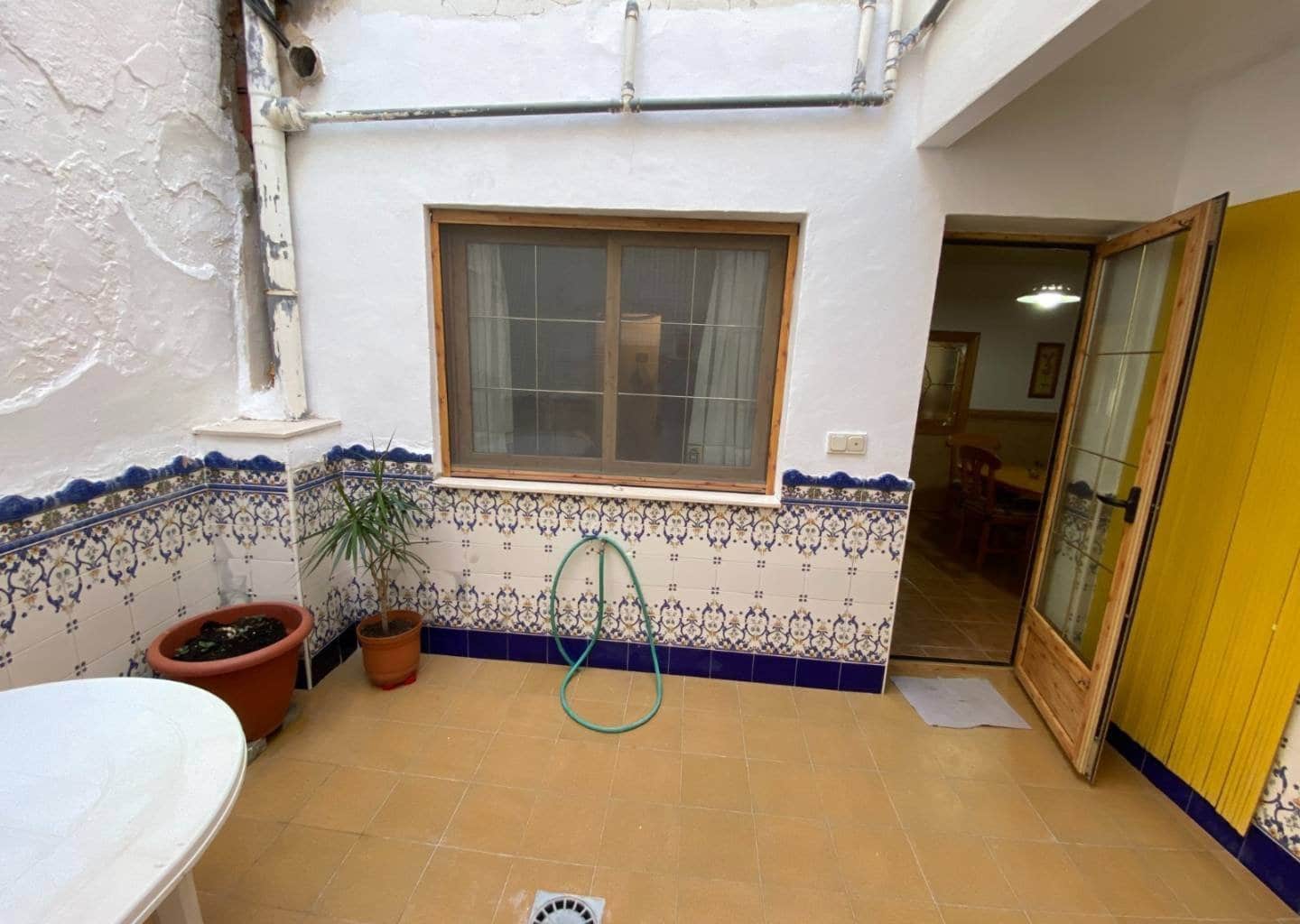 5 soveværelse Byhus til salg i Sax med swimmingpool garage - € 175.000 (Ref: 9544548)
