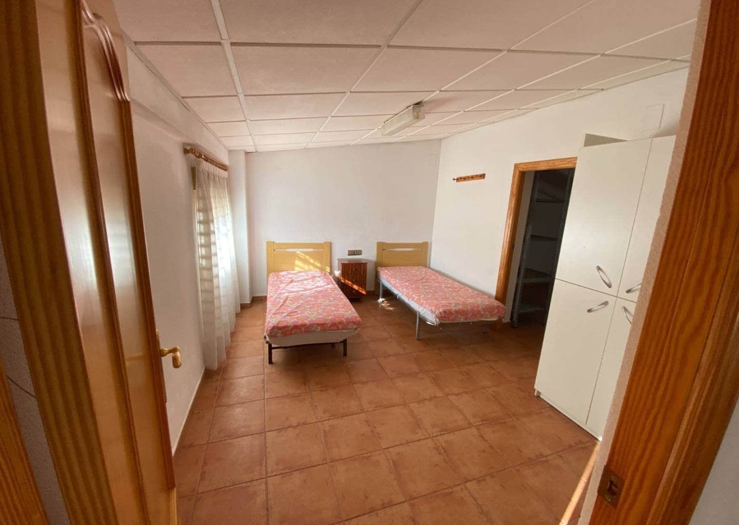 5 soveværelse Byhus til salg i Sax med swimmingpool garage - € 175.000 (Ref: 9544548)
