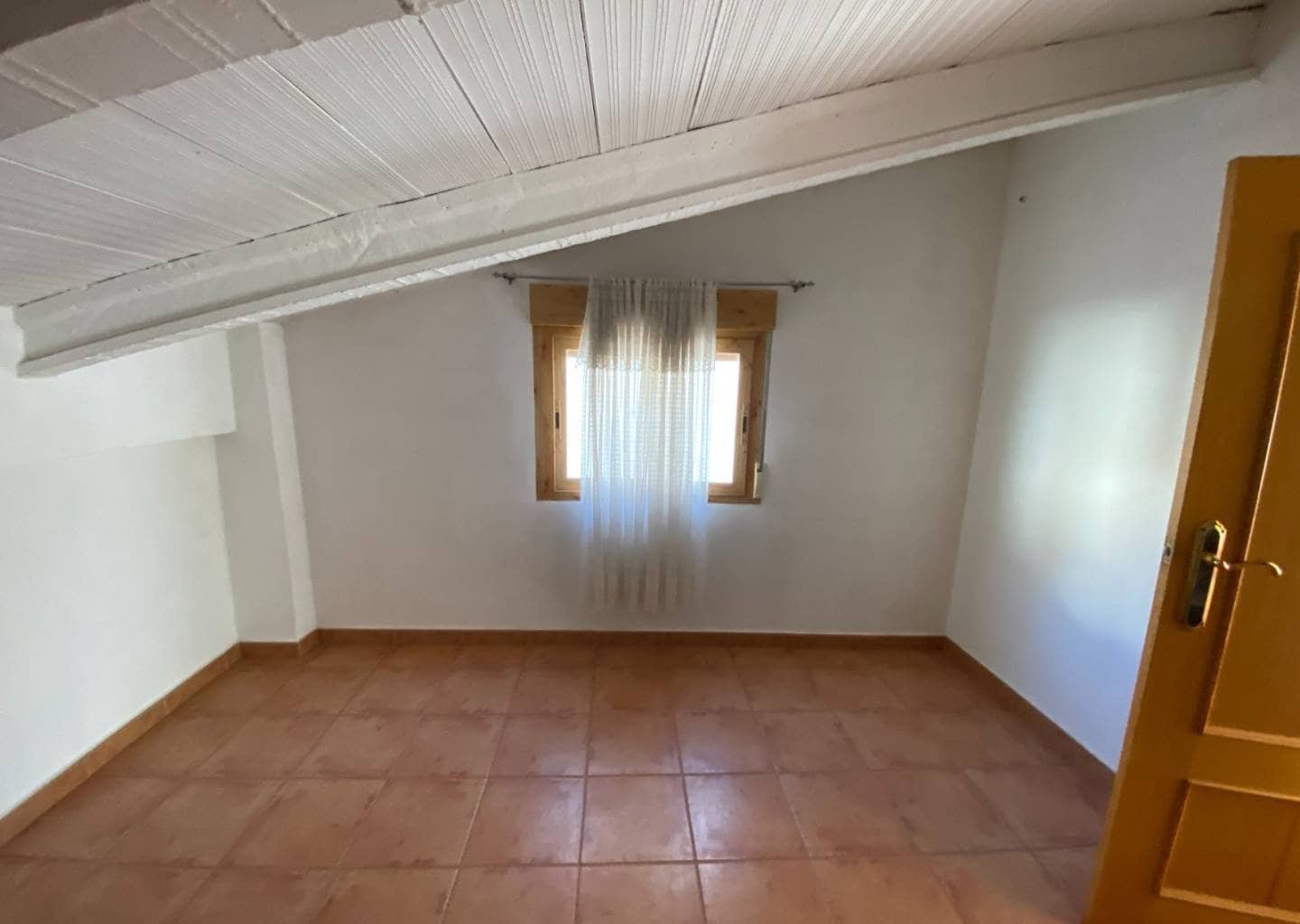 5 soveværelse Byhus til salg i Sax med swimmingpool garage - € 175.000 (Ref: 9544548)
