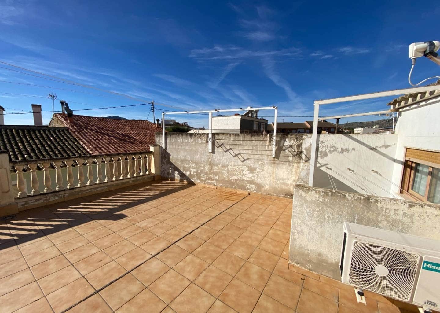 5 soveværelse Byhus til salg i Sax med swimmingpool garage - € 175.000 (Ref: 9544548)