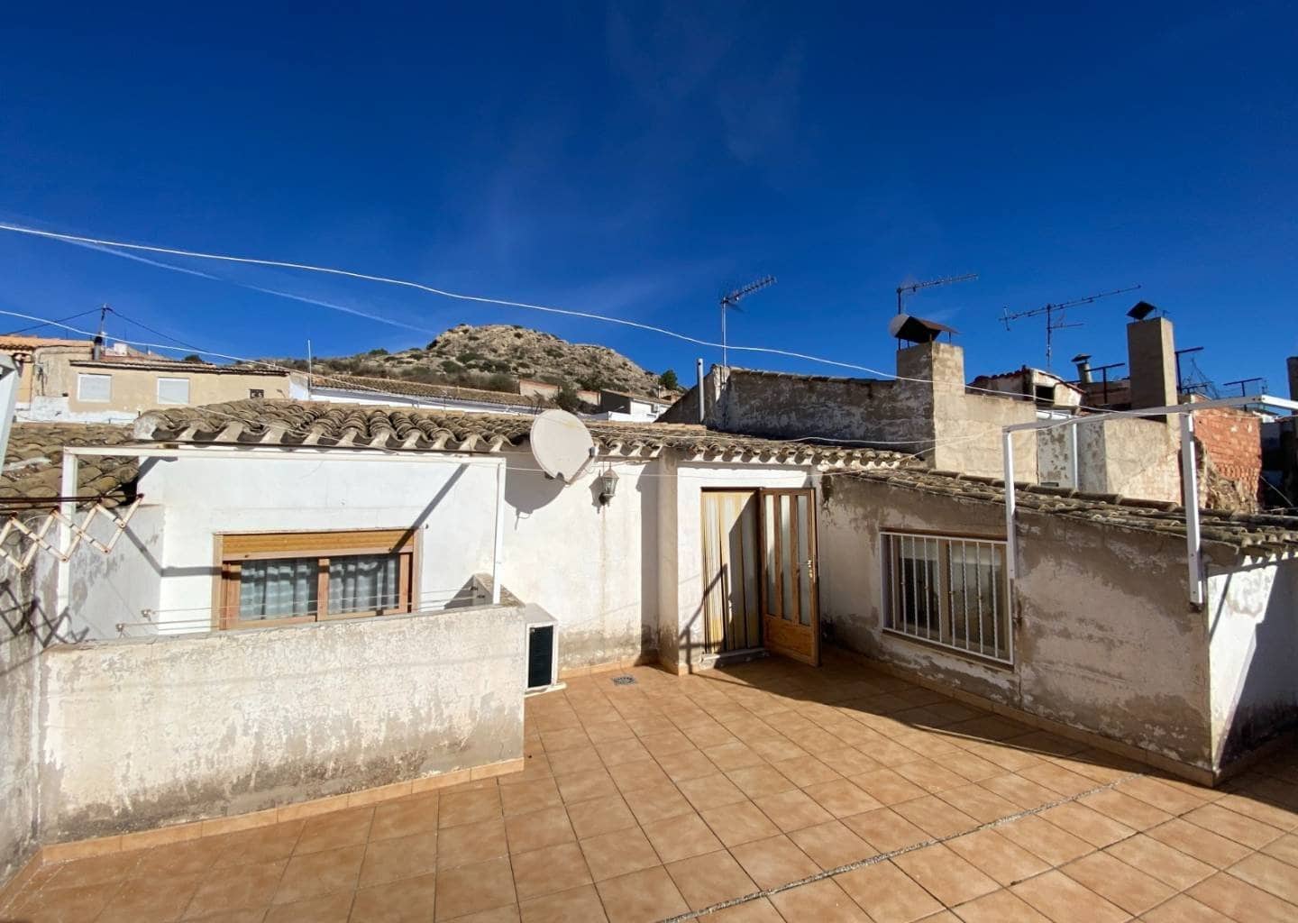 5 soveværelse Byhus til salg i Sax med swimmingpool garage - € 175.000 (Ref: 9544548)
