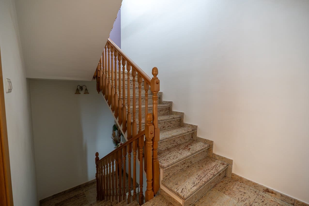 5 soveværelse Byhus til salg i Pinoso med swimmingpool - € 399.950 (Ref: 9548610)