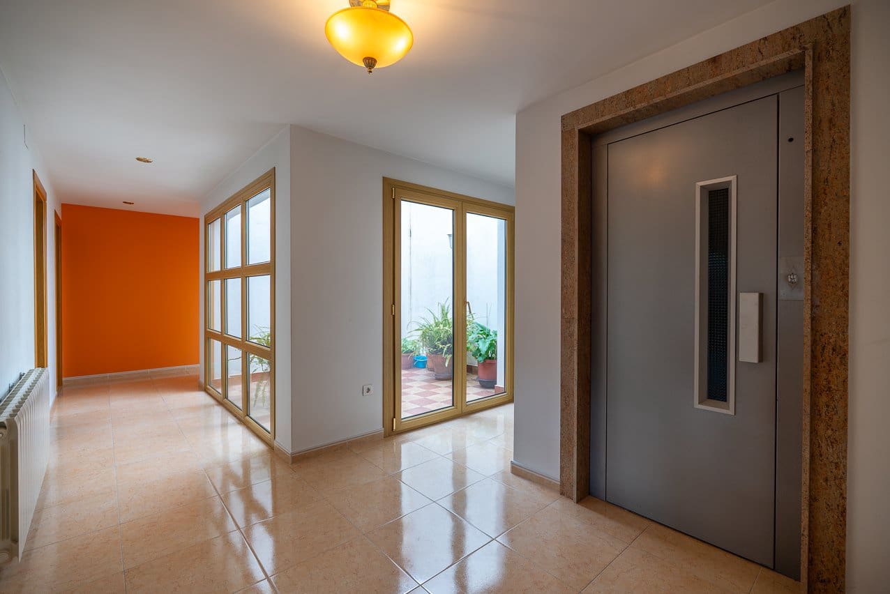 5 soveværelse Byhus til salg i Pinoso med swimmingpool - € 399.950 (Ref: 9548610)