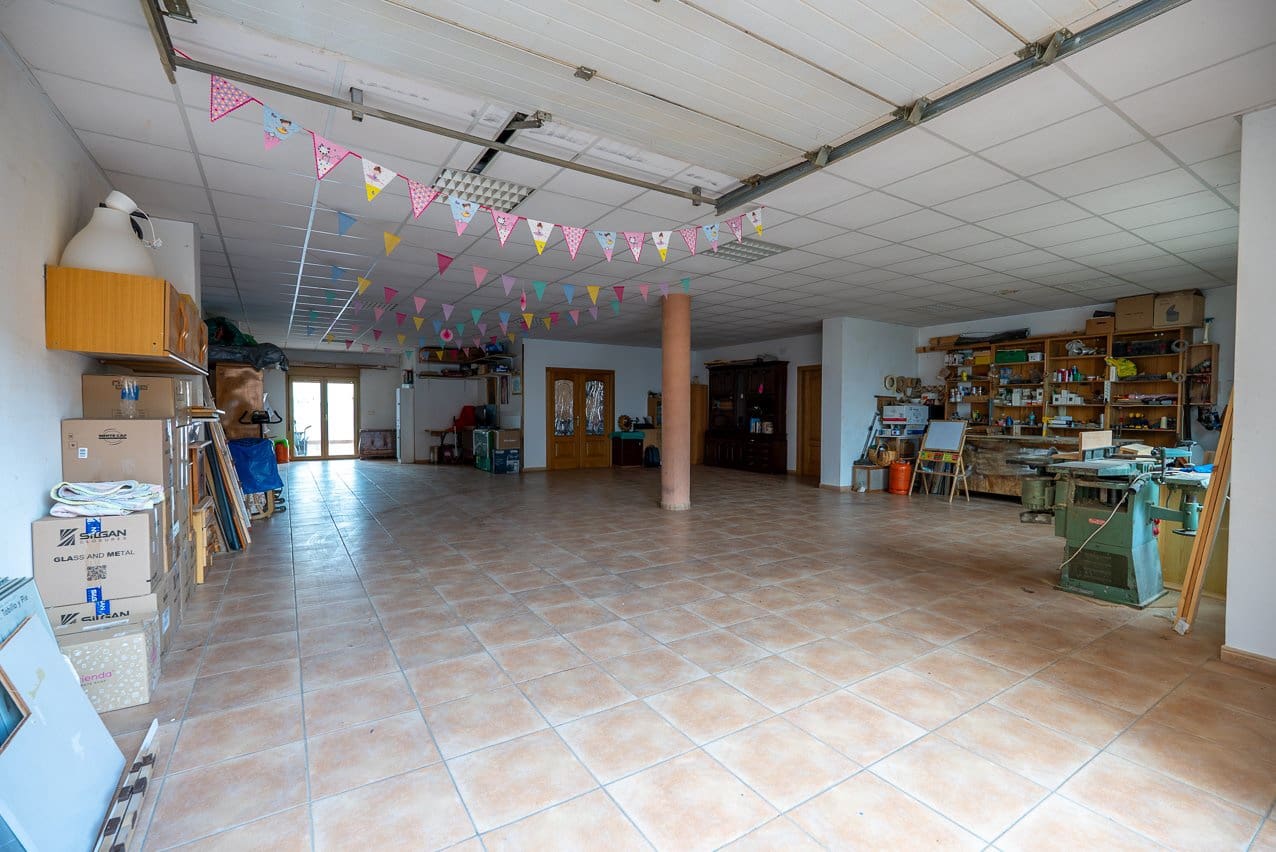 5 soveværelse Byhus til salg i Pinoso med swimmingpool - € 399.950 (Ref: 9548610)