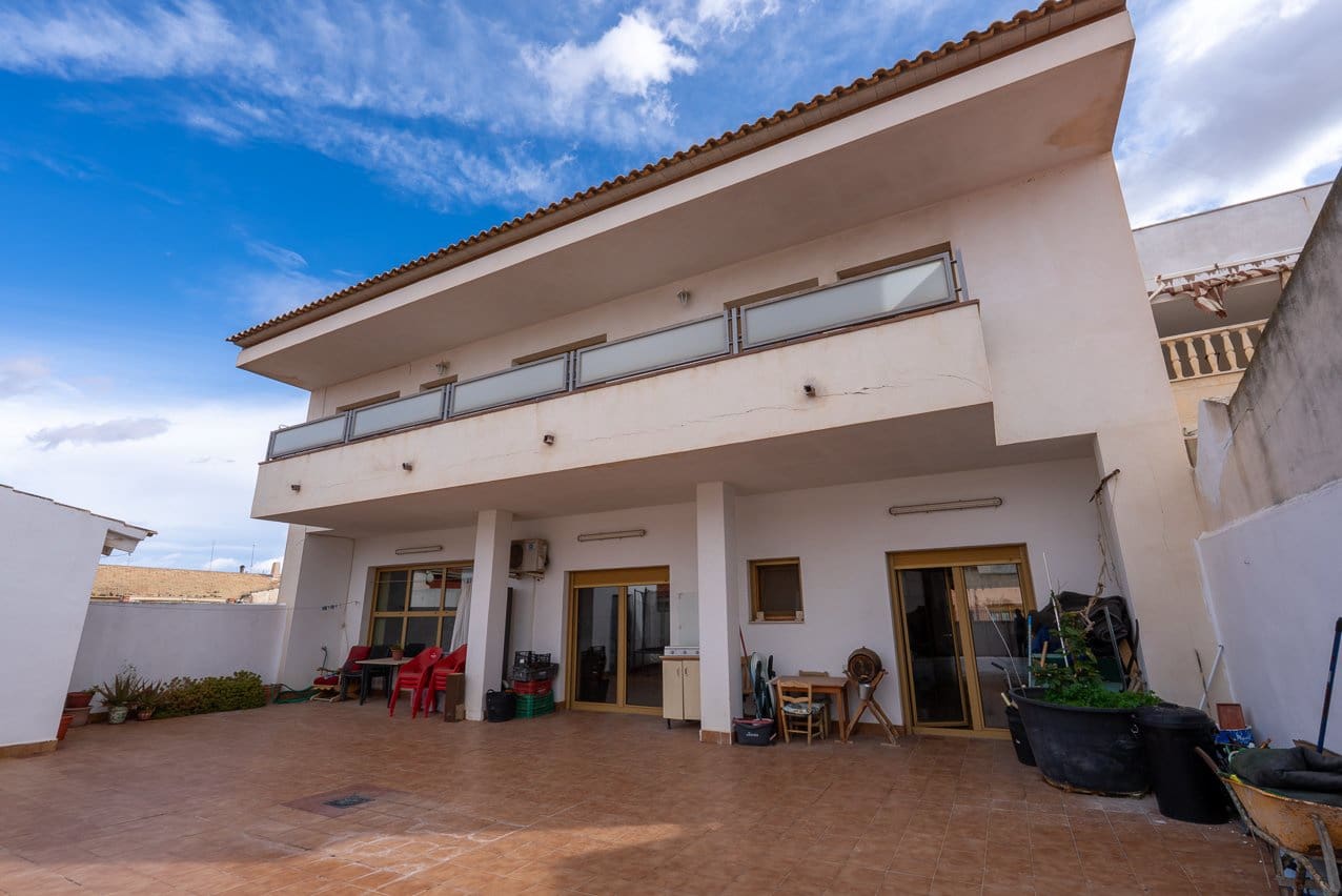 5 soveværelse Byhus til salg i Pinoso med swimmingpool - € 399.950 (Ref: 9548610)