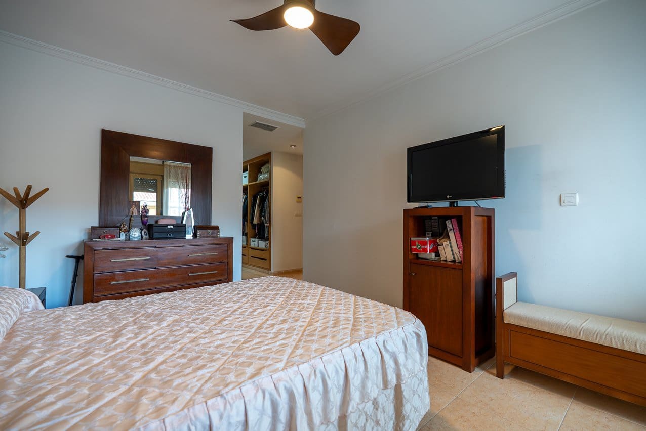 5 soveværelse Byhus til salg i Pinoso med swimmingpool - € 399.950 (Ref: 9548610)