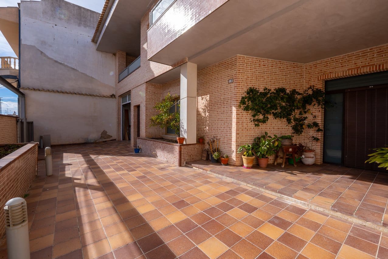 5 soveværelse Byhus til salg i Pinoso med swimmingpool - € 399.950 (Ref: 9548610)