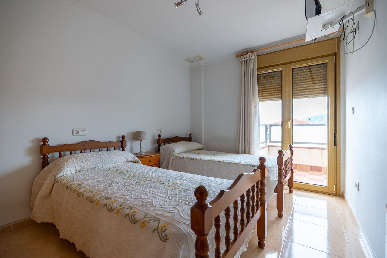 5 soveværelse Byhus til salg i Pinoso med swimmingpool - € 399.950 (Ref: 9548610)