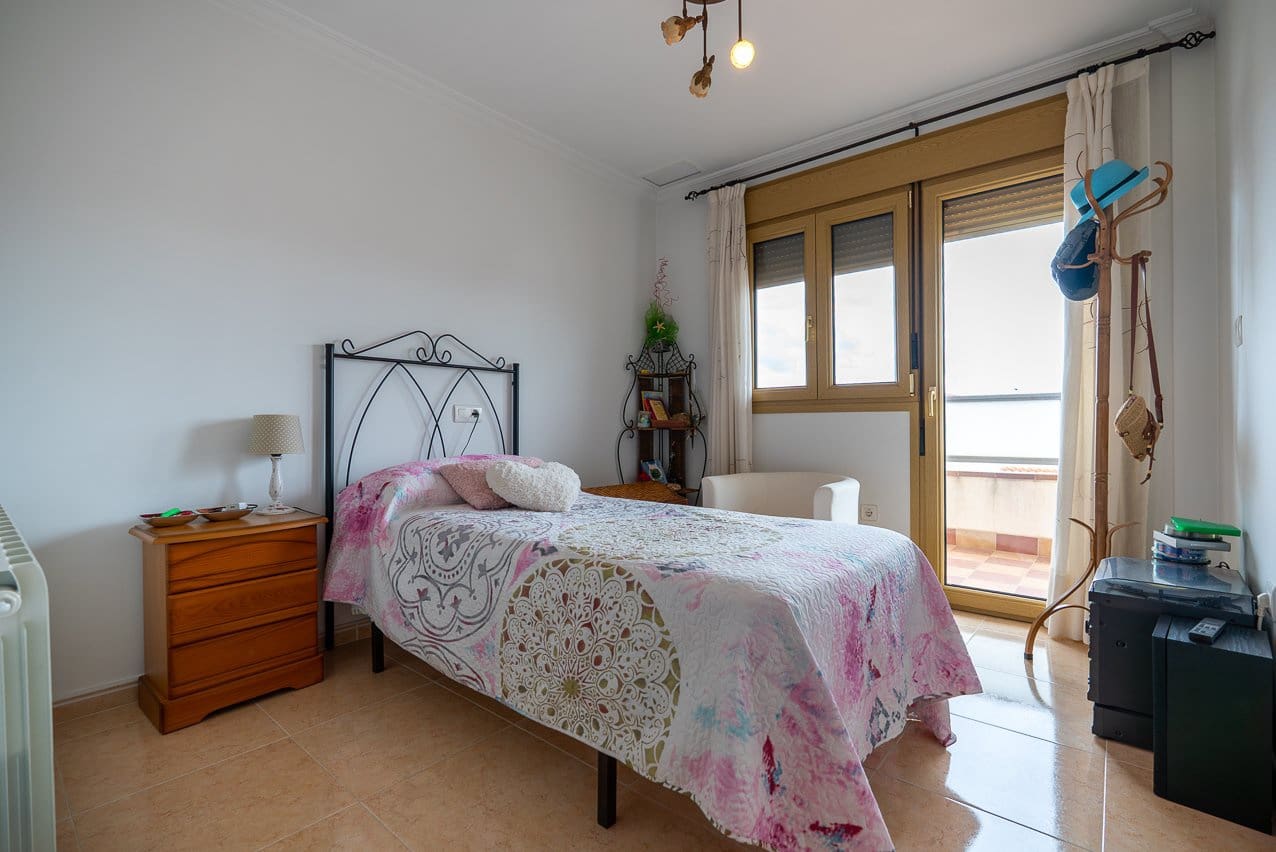 5 soveværelse Byhus til salg i Pinoso med swimmingpool - € 399.950 (Ref: 9548610)