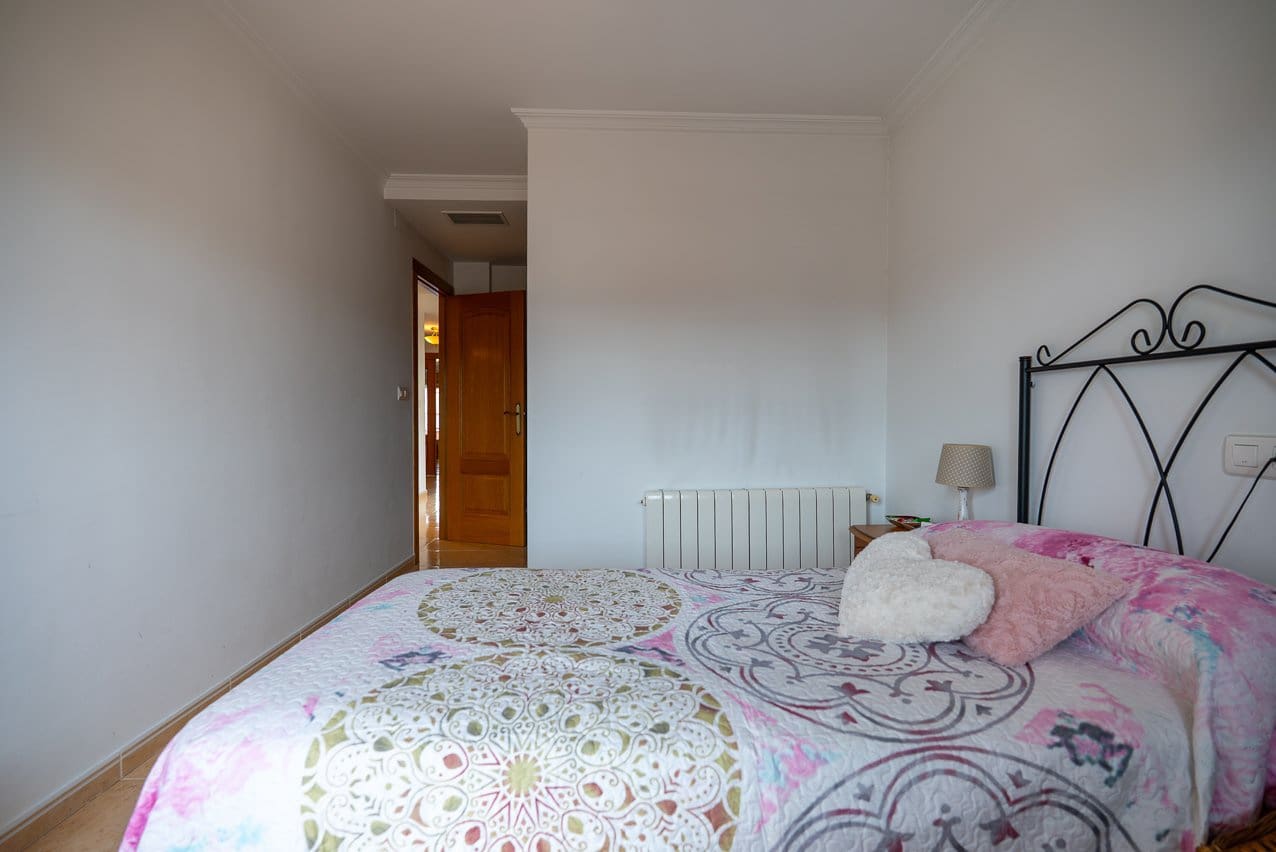 5 soveværelse Byhus til salg i Pinoso med swimmingpool - € 399.950 (Ref: 9548610)