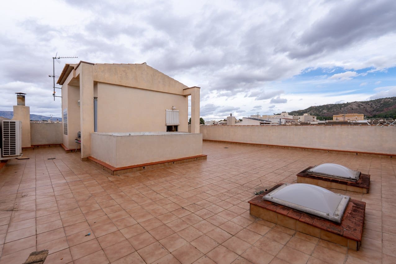 5 soveværelse Byhus til salg i Pinoso med swimmingpool - € 399.950 (Ref: 9548610)