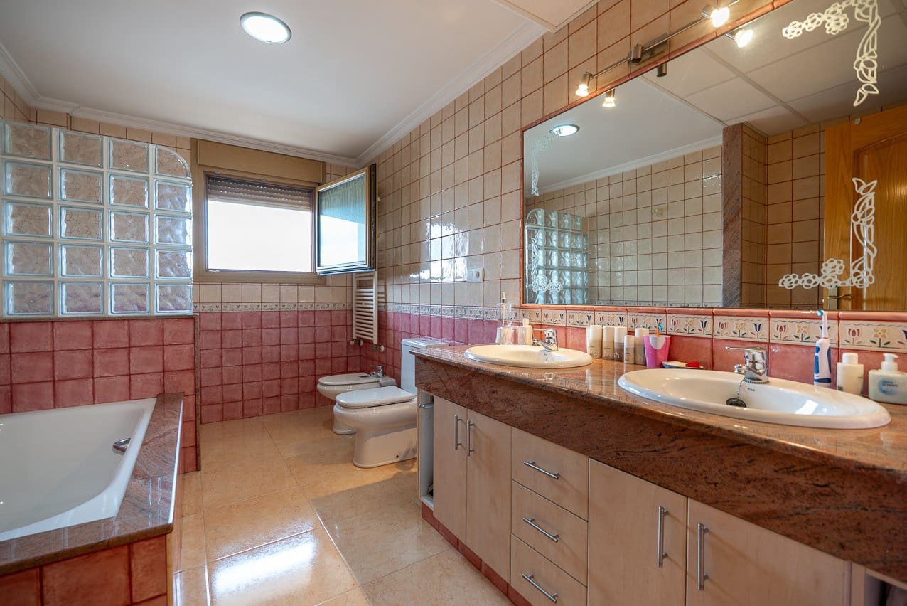 5 soveværelse Byhus til salg i Pinoso med swimmingpool - € 399.950 (Ref: 9548610)