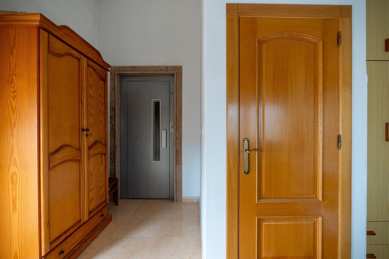 5 bedroom Townhouse for sale in Pinoso with pool - € 399,950 (Ref: 9548610)