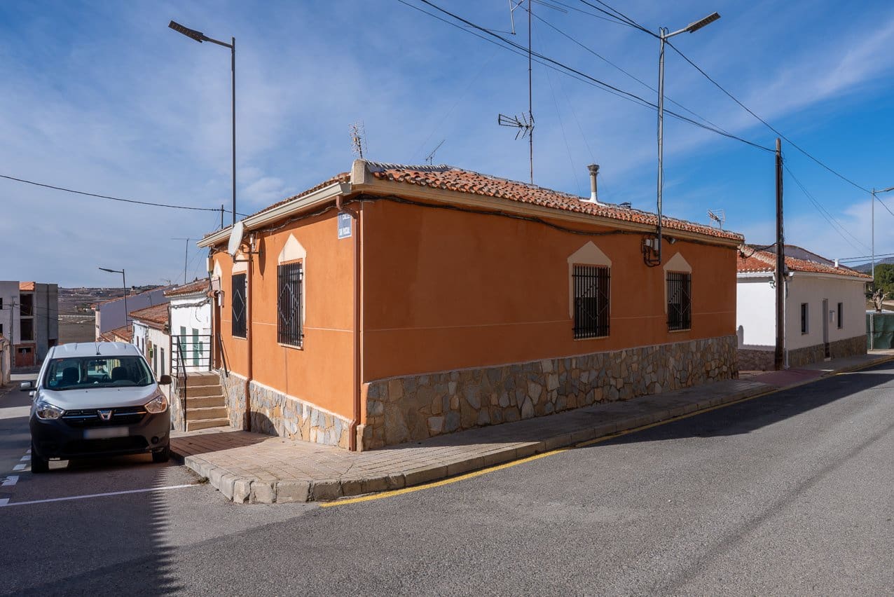 3 Zimmer Haus zu verkaufen in Pinoso mit Pool - 119.950 € (Ref: 9569500)