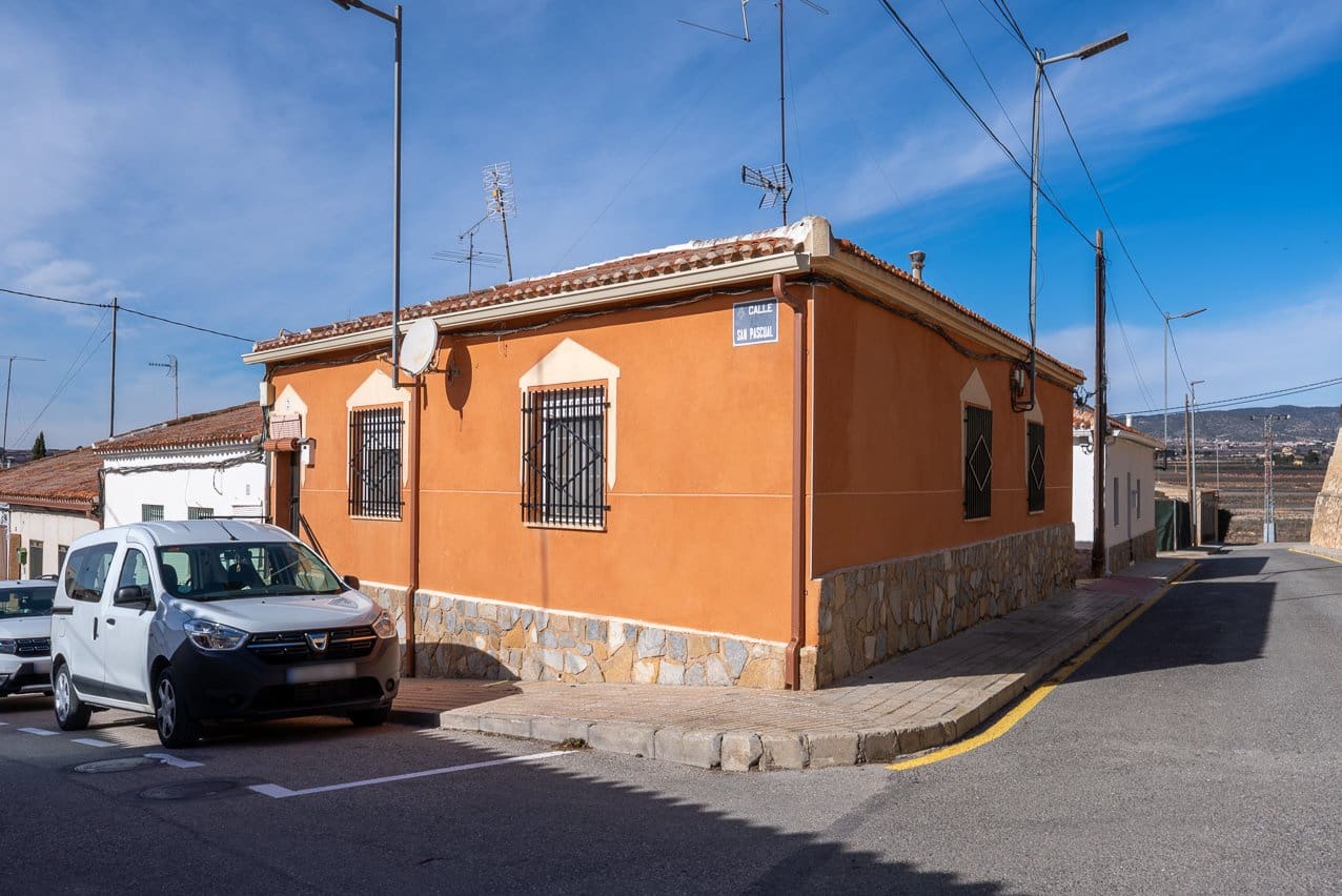 3 Zimmer Haus zu verkaufen in Pinoso mit Pool - 119.950 € (Ref: 9569500)