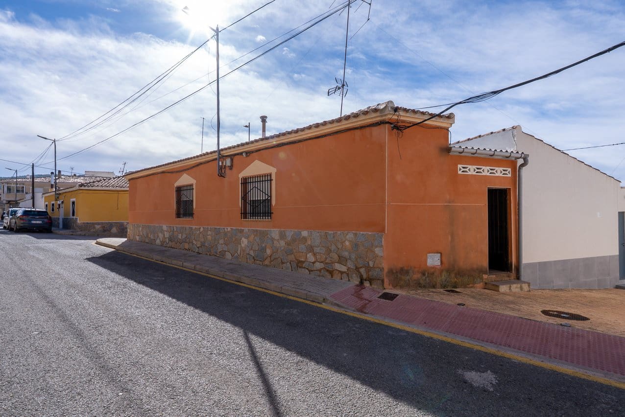 3 Zimmer Haus zu verkaufen in Pinoso mit Pool - 119.950 € (Ref: 9569500)