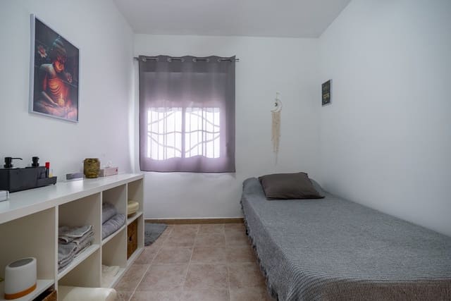 3 Zimmer Haus zu verkaufen in Pinoso mit Pool - 115.000 € (Ref: 9569500)