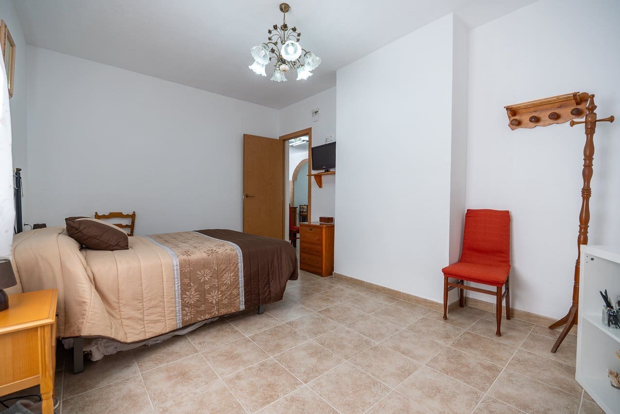 3 bedroom Townhouse for sale in Pinoso with pool - € 115,000 (Ref: 9569500)