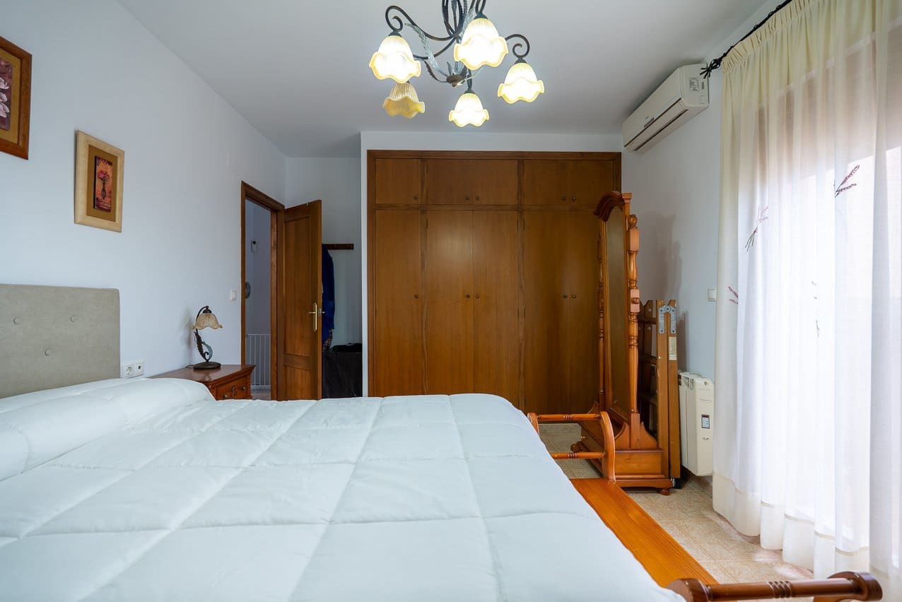 3 Zimmer Haus zu verkaufen in Pinoso mit Pool - 185.000 € (Ref: 9569501)