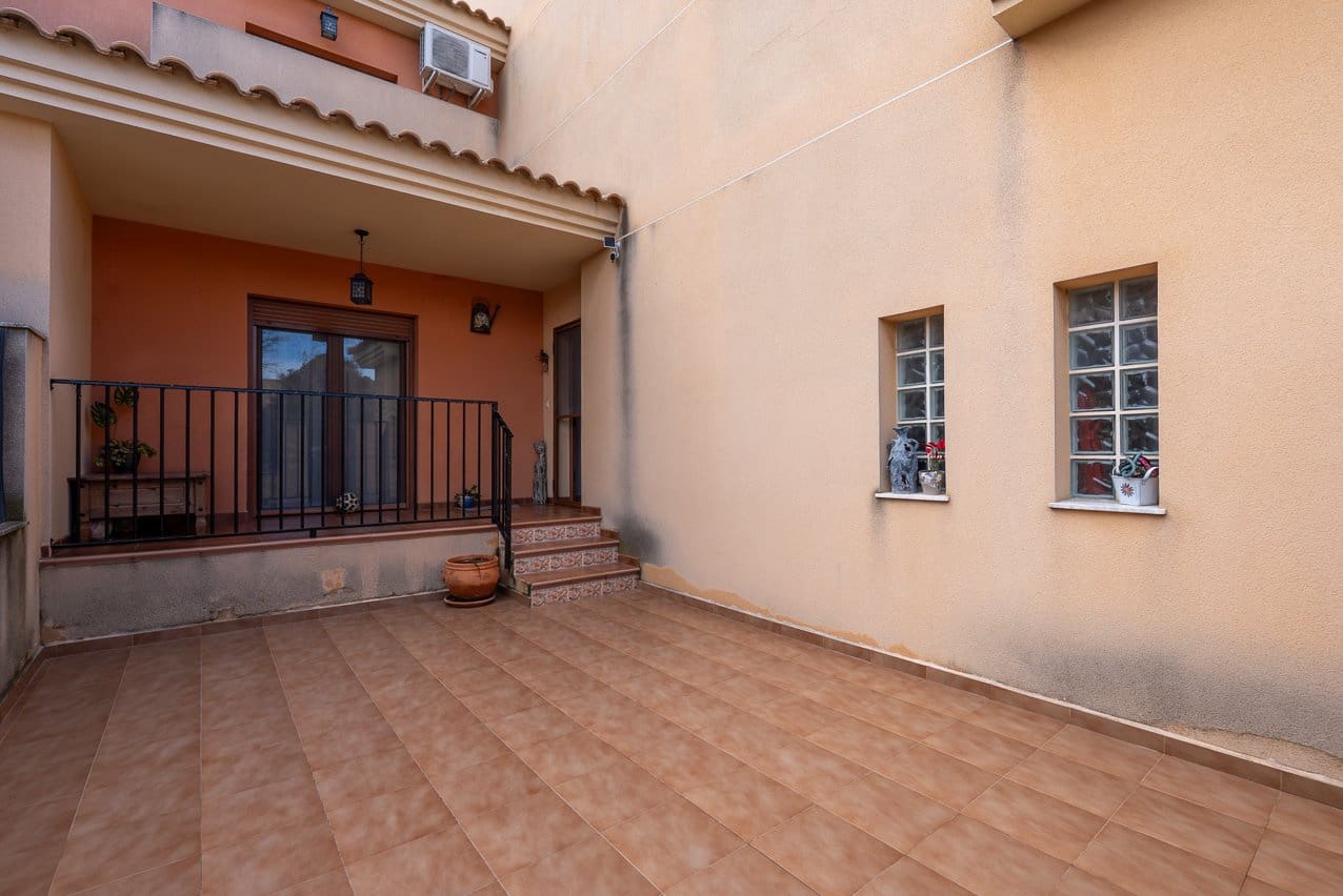 3 Zimmer Haus zu verkaufen in Pinoso mit Pool - 185.000 € (Ref: 9569501)